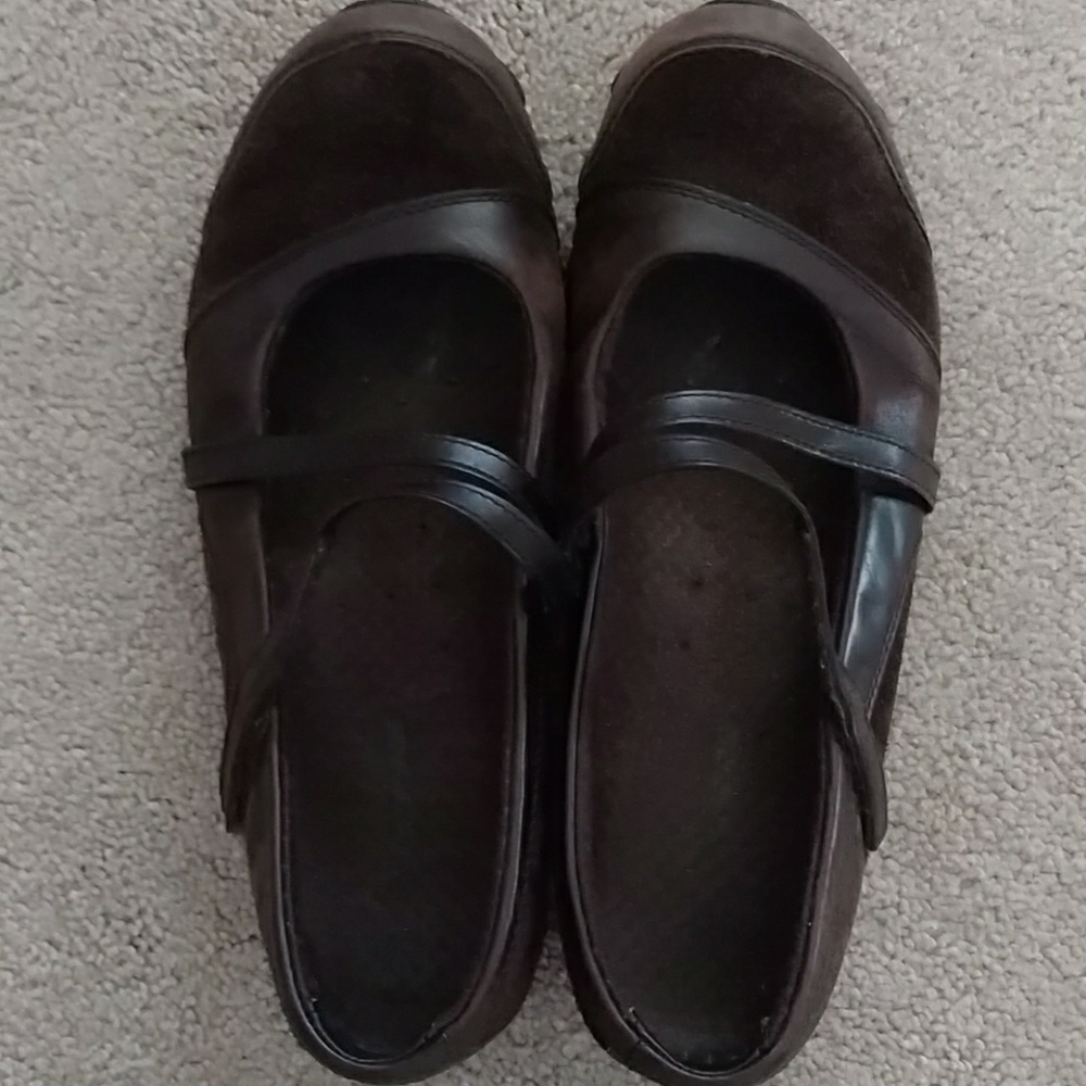 Skechers brown suede/leather shoe